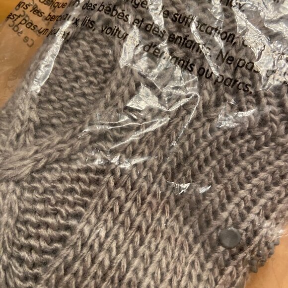 Muk Luk Slipper Socks Size Small/Medium - Dark Grey NWT - Picture 4 of 5